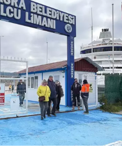 Kruvaziyerle 2026 yılının ilk turistleri geldi...