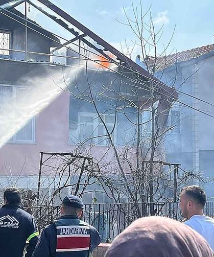 Çatı yangını ekipleri harekete geçirdi…