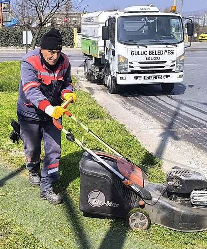 Caddeler sokaklar bayram için temizleniyor…