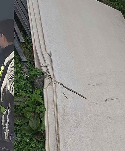 Okula zarar verdiler... Kameraya yakalandılar...