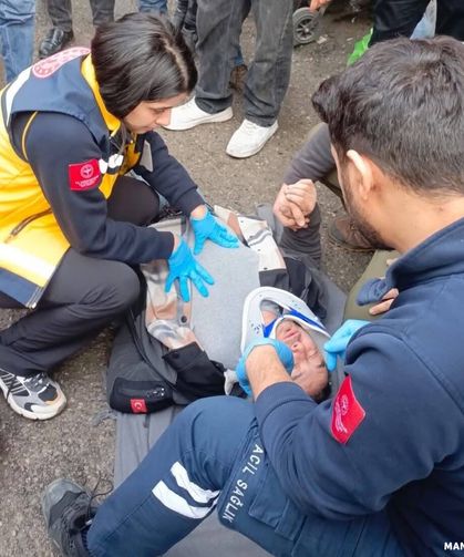 Motosikletin çarptığı yaya yaralandı...