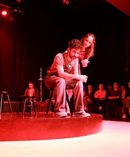 "Işıltılı Haşerat" oyununa yoğun ilgi...