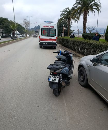 Motosiklet yayaya çarptı... Hastaneye kaldırıldı...