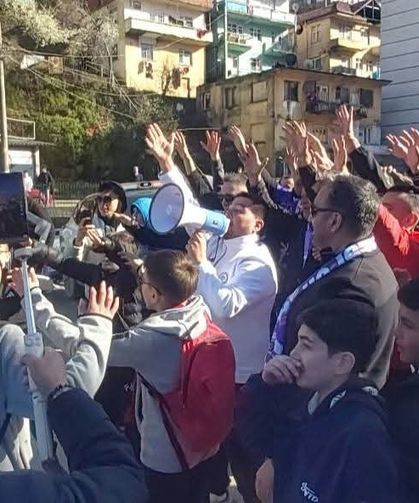 Zafer Sonrası Taraftardan Coşkulu Kutlama...