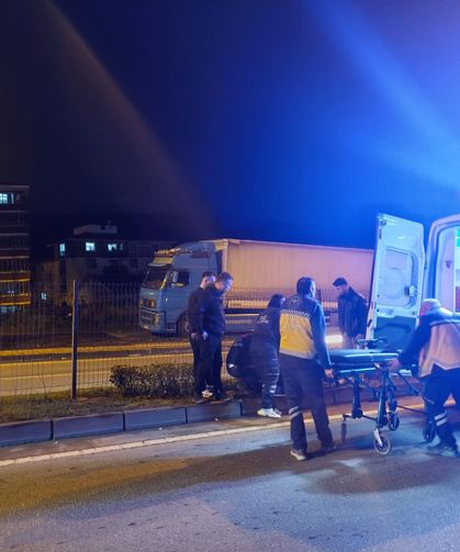 Yaya geçidinde çarptı... 2 yaralı...