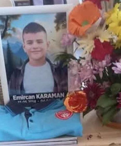 Okulu yasa boğuldu… Sırası çiçeklerle donatıldı