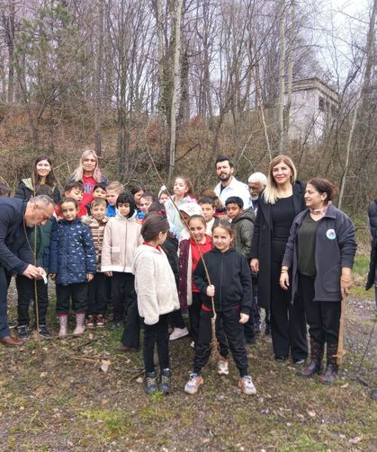 Fidanlar minik ellerde doğaya can verdi...
