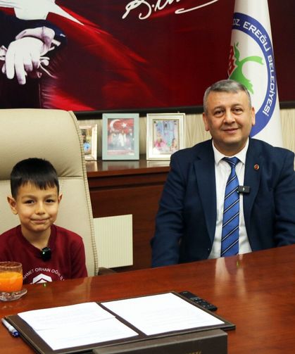 Başkanlık koltuğuna Deniz Kadir Akbaş oturdu...