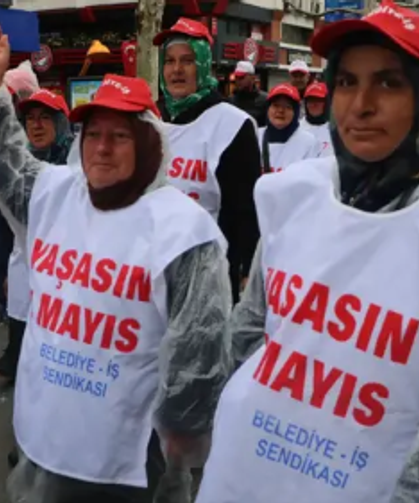 1 Mayıs Emek ve Dayanışma Günü’nü yürüyüşle kutladı