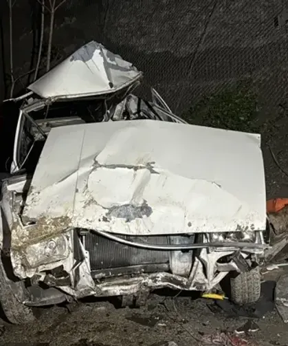 Otomobilden atlayarak kurtuldular…