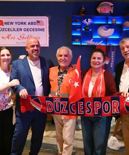 Katıldığı gecede Şemsi Durdu’ya Amerika’da plaket verildi…