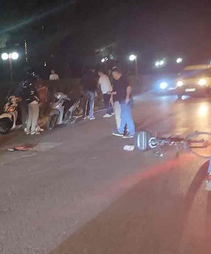 Motosiklet yayaya çarptı… Yaralılar var…