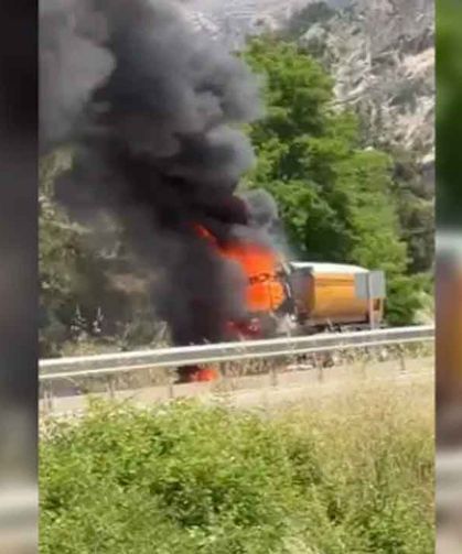 Hafriyat kamyonu alev alev yandı…