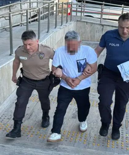 Kadın sürücüyü darp etmişti... Adliyeye çıkarıldı...