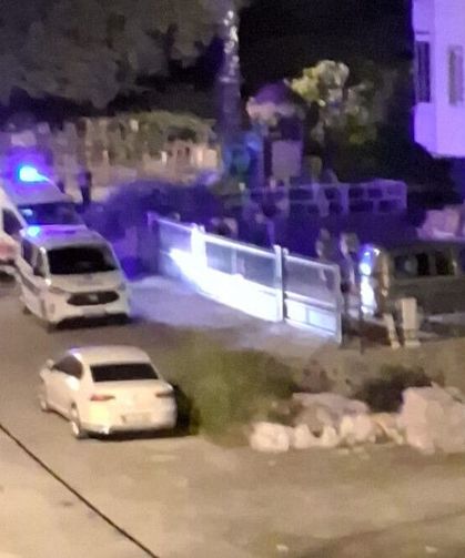 Karı koca komşusuna saldırdı... Yaralılar var...