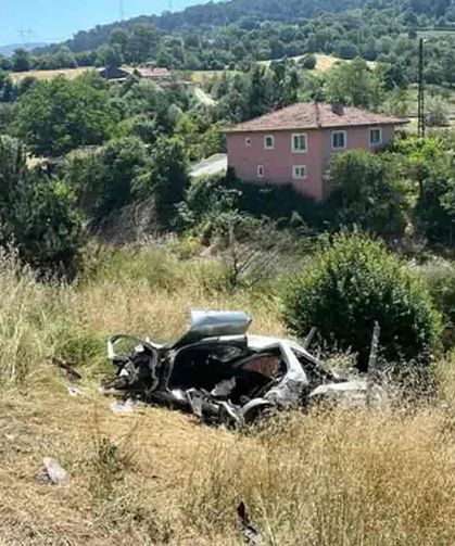 Feci kaza…Şarampole yuvarlandı…