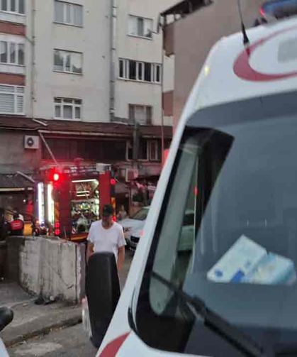 Metruk iş yerinde yangın... Mahalleli rahatsız...