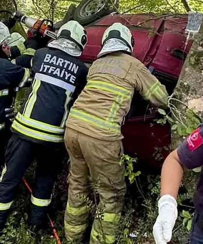 Ağaca çarptı, devrildi... 1’i ağır 3 yaralı…