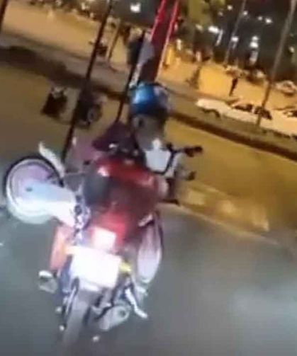 Motosikletle trafikte tehlikeli seyahat…