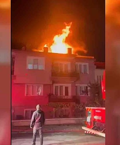 Evin çatısı alev alev yandı…