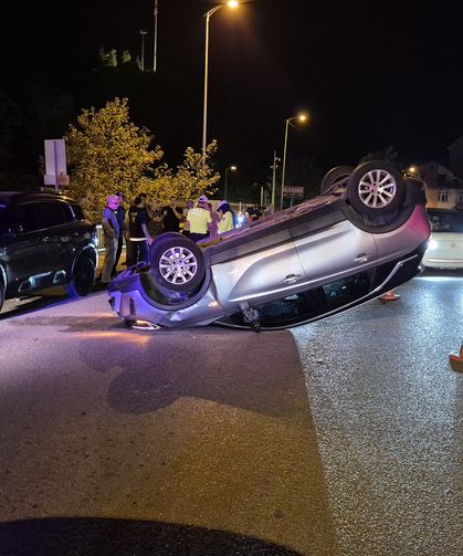 Otomobillere çarpıp yakla attı...