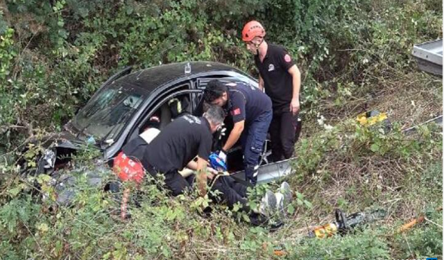 Şarampole uçan otomobilin sürücüsü yaralandı