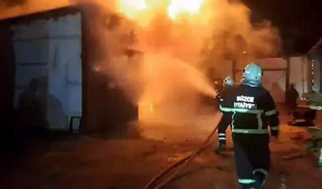 Kereste atölyesinde yangın ! 5 kişi hastaneye kaldırıldı
