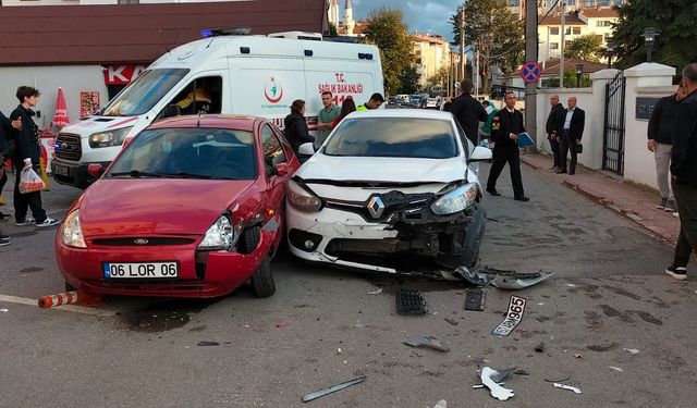 Kafa kafaya çarpıştılar... 1 yaralı...