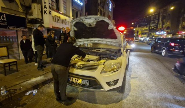 Bir anda alevlere teslim oldu... Sürücü zor kurtuldu...