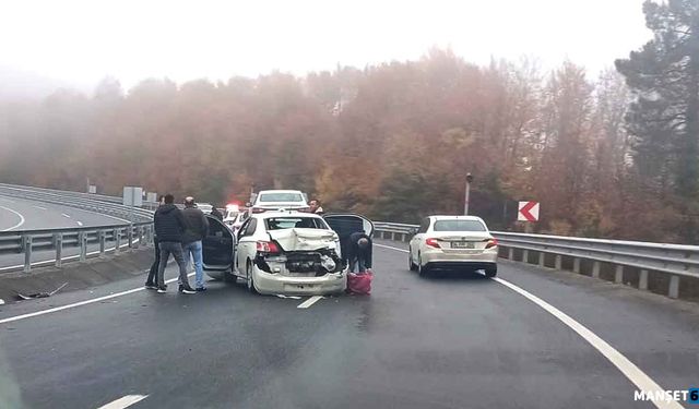 Yağışlı hava, dikkatsizlik… Otomobil hurdaya çıktı…