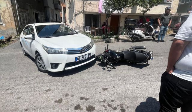 Motosiklet ile çarpıştı... Sürücü yaralandı...