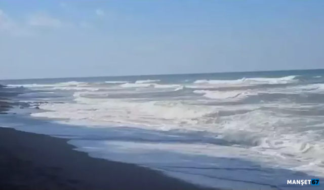 Yasak olmasına rağmen denize girdiler...