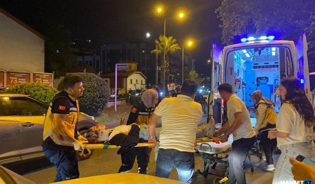 Kazada yaralandı... Genç kız hastaneye kaldırıldı...