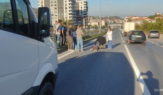 Yaşlı adama çarptı... Hastaneye kaldırıldı...