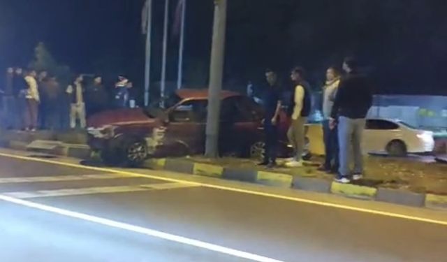 Kontrolden çıktı... Direğe çarparak durabildi...
