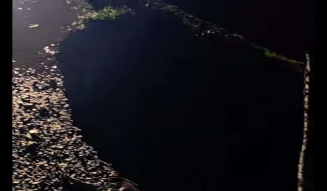 Köprü'nün yarısı çöktü... Köy yolları selden etkilendi..