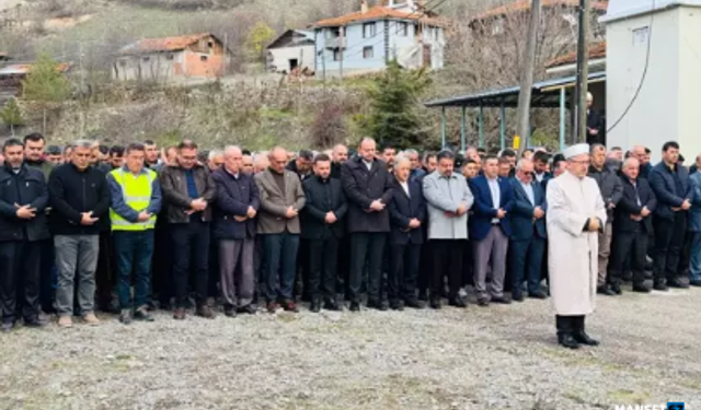 Taşınan 200 kabir için gıyabi cenaze namazı...