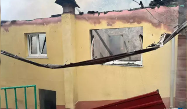 Tek katlı evde çıkan yangın... Ev küle döndü...