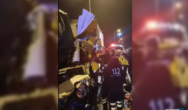 İki kamyon çarpıştı... Baba ölü, oğlu ise yaralandı...