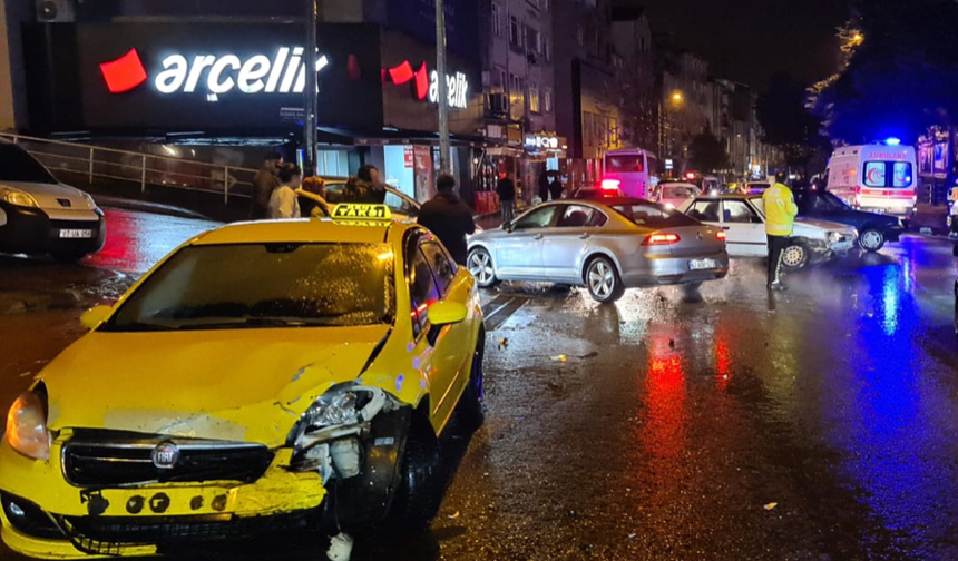 Otomobiller çarpıştı... 3 yaralı...