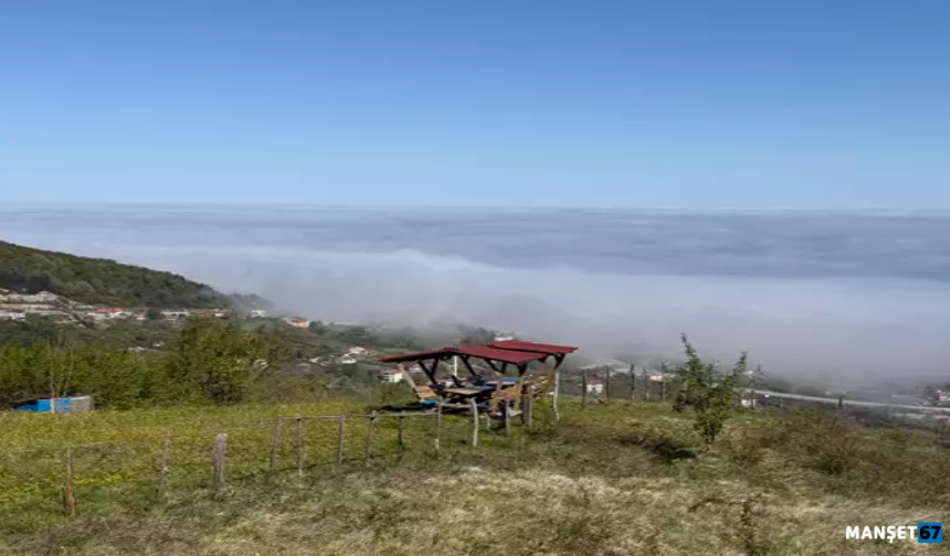 Turistik ilçeyi sis bulutu kapladı...