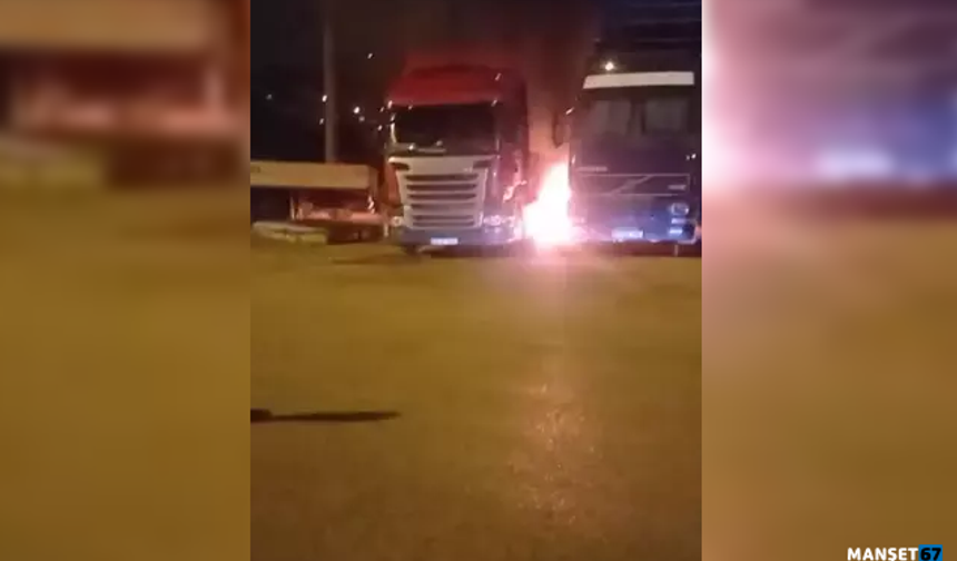 TIR'ın dorsesinde çıkan yangında 2 TIR zarar gördü...