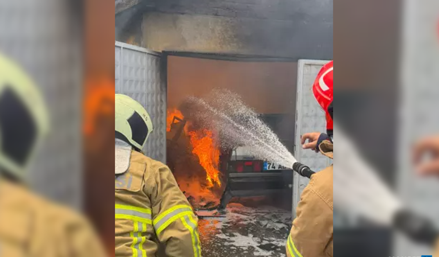 Motor kısmından alev aldı... Ekipler müdahale etti...