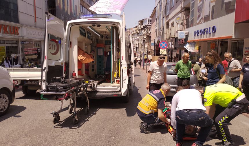 Yolun karşısına geçmek istedi... Otomobil çarptı...