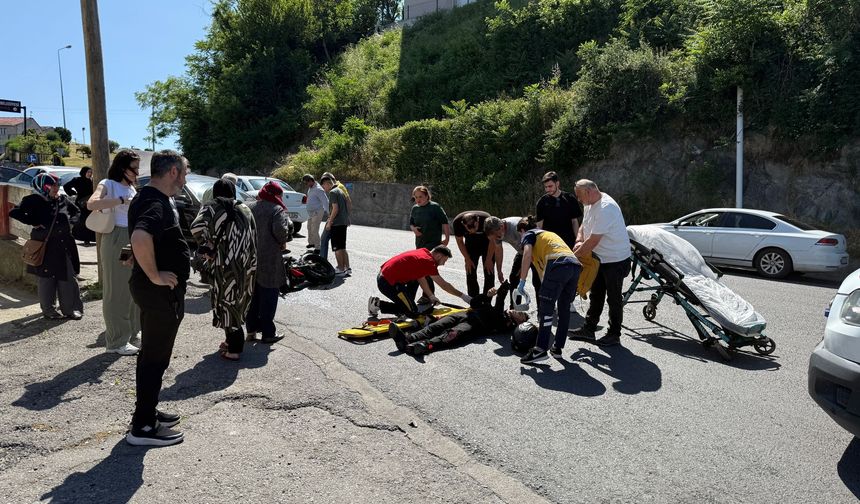 Korkutan kaza... Motosiklet ile Otomobil çarpıştı...