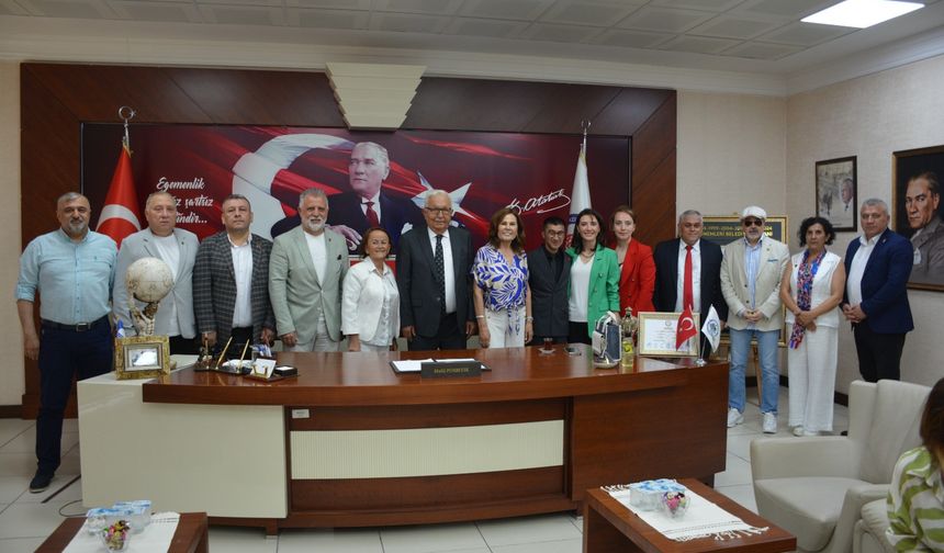 Belediye'de bayramlaşma programı...