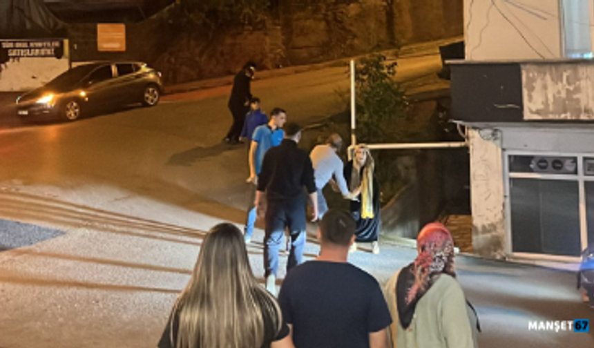 Baba ile oğlu kapıştı… O anlar kameraya yansıdı…