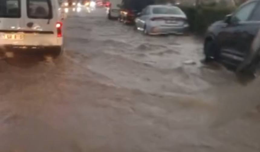 Vatandaşlar ve sürücüler zor anlar yaşıyor...