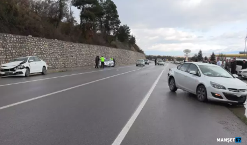 3 araçlı zincirleme kaza... Yaralılar var...