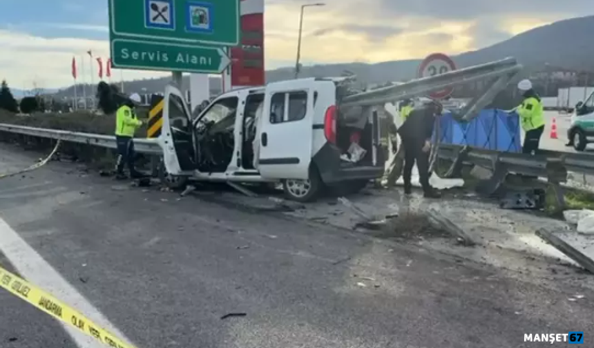 Hafif ticari araç bariyerlere çarptı... 2 ölü...